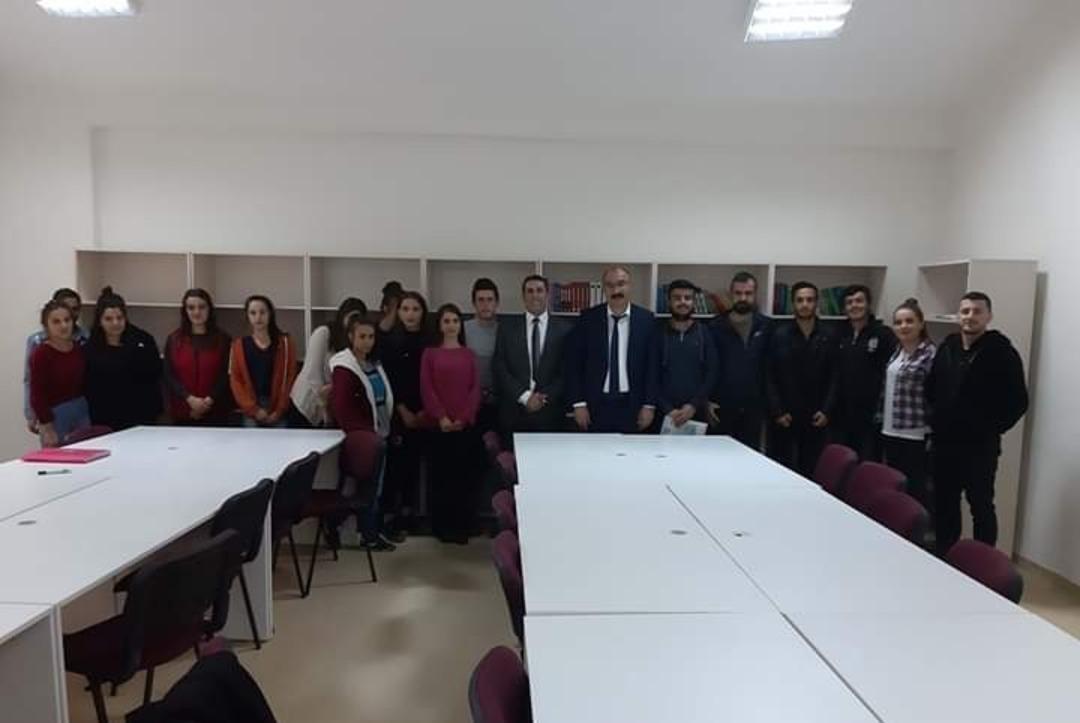 Başkan D&uuml;ndar, &uuml;niversiteye hazırlanan &ouml;ğrencileri ziyaret etti