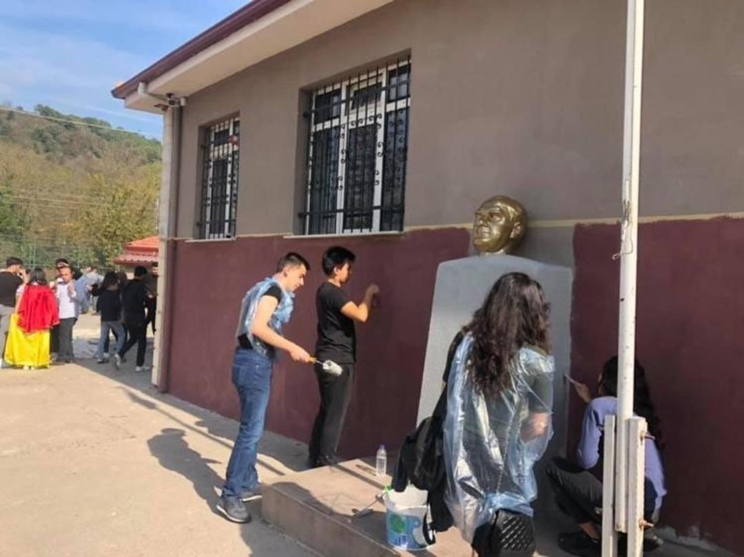 &Ouml;zel Eller heryerde