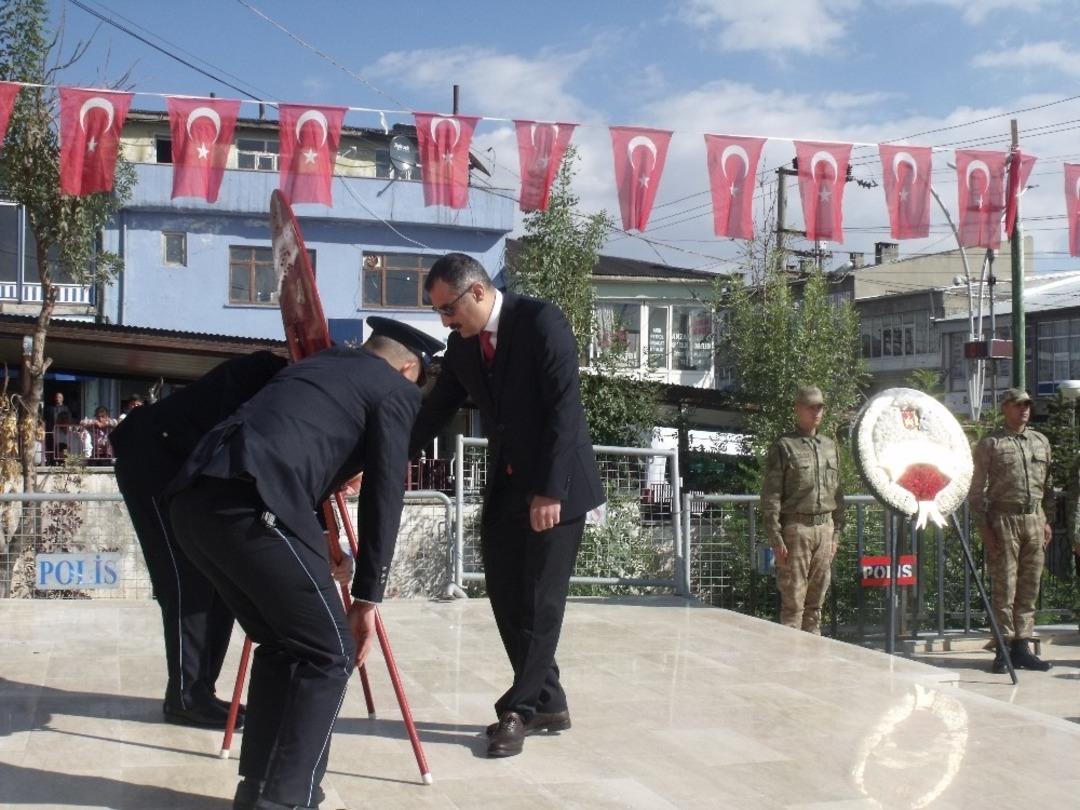 &Ouml;zalp il&ccedil;esinde Cumhuriyet Bayramı coşkusu