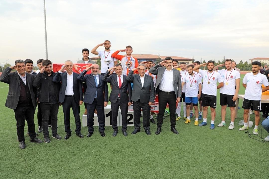 &Uuml;niversiteler Arası Cumhuriyet Kupası Sona Erdi