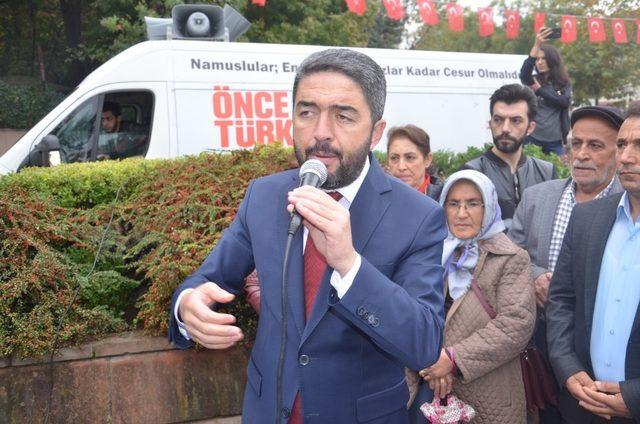 CHP, 29 Ekim Cumhuriyet Bayramı nedeniyle Atatürk Anıtı’na çelenk sundu