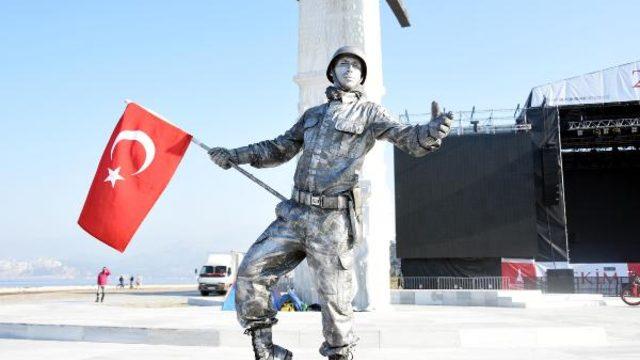 Yer: İzmir! 29 Ekim ve şehitler için rekor denemesi