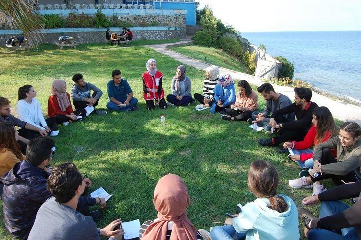 Gençler iyilik hareketine güç vermek için toplandı G3