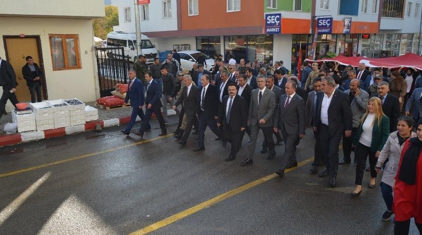 Uzundere’de Cumhuriyet coşkusu