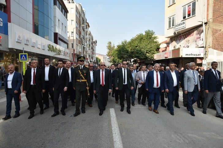 Mustafakemalpaşalılar alanlara akın etti G4