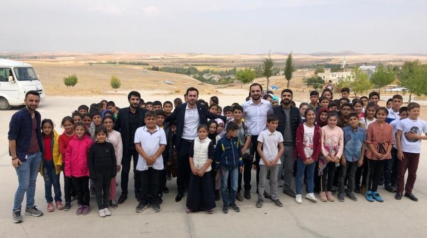 İzmir&rsquo;den g&ouml;n&uuml;llere