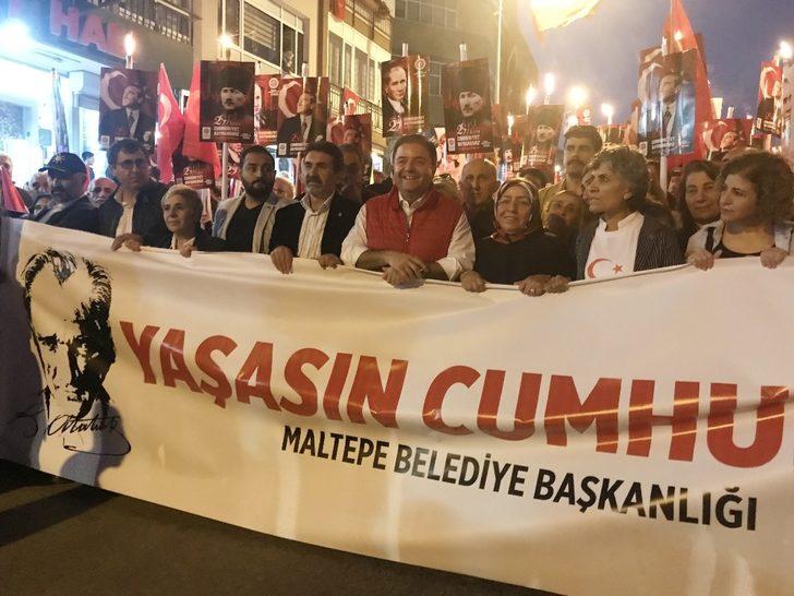 Maltepelilerden Cumhuriyet yürüyüşü G3