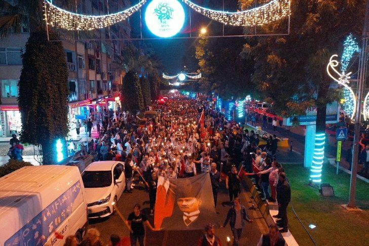 Aydın’da büyük Cumhuriyet yürüyüşü G4
