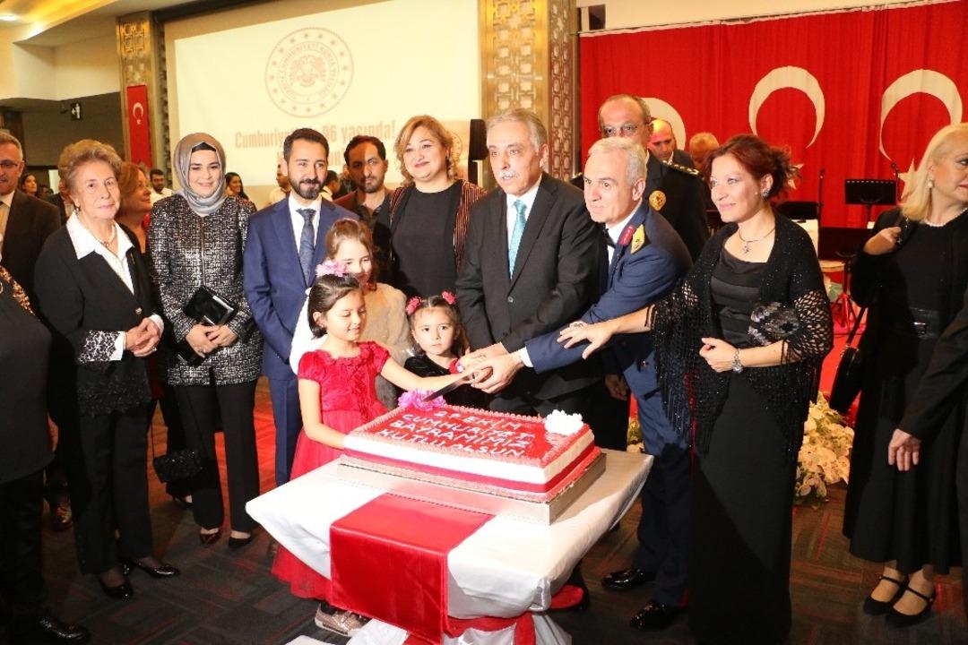 Konya&rsquo;da Cumhuriyet Bayramı resepsiyonu