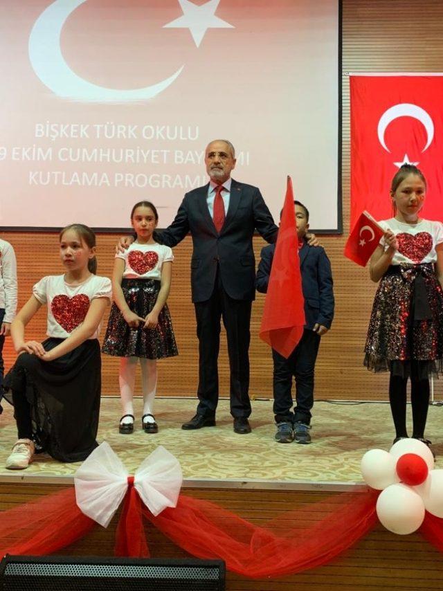 Cumhurbaşkanı Başdanışmanı Topçu Kırgızistan’da Cumhuriyet Bayramı kutlamasına katıldı