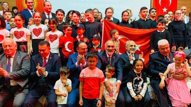 Cumhurbaşkanı Başdanışmanı Topçu Kırgızistan’da Cumhuriyet Bayramı kutlamasına katıldı
