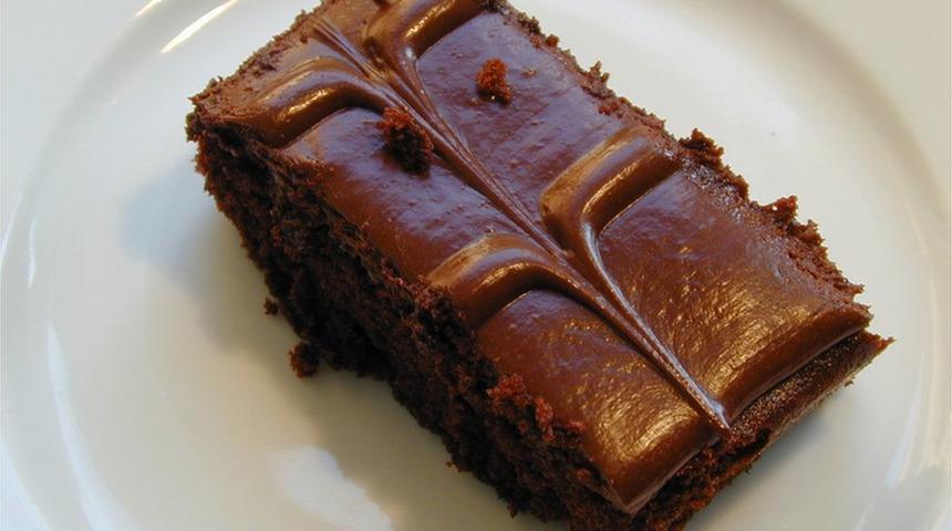 Cenaze yemeğinde yanlışlıkla esrarlı kek servis edildi, davetliler baş d&ouml;nmesi yaşadı