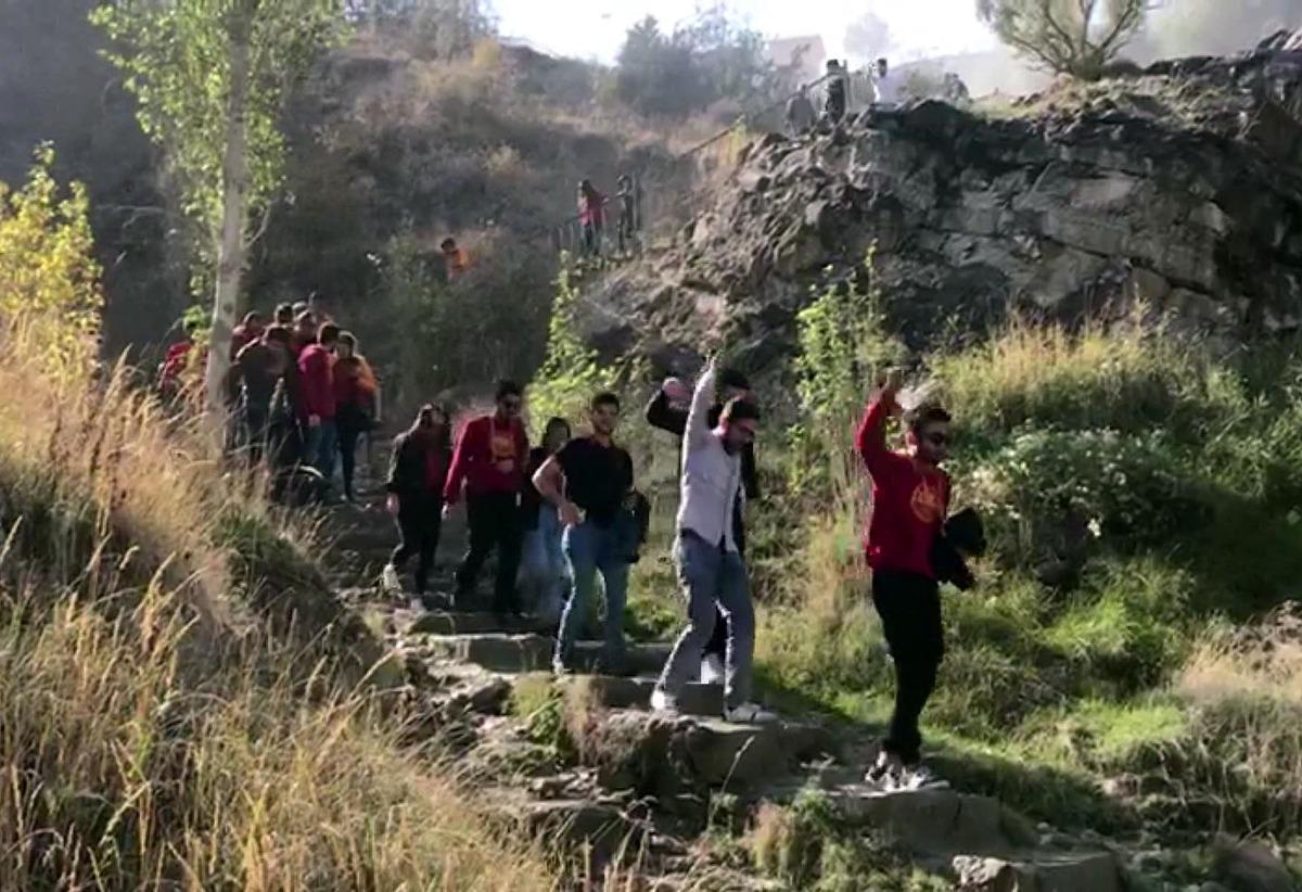 Tortum Şelalesi'ni stadyuma &ccedil;evirdiler