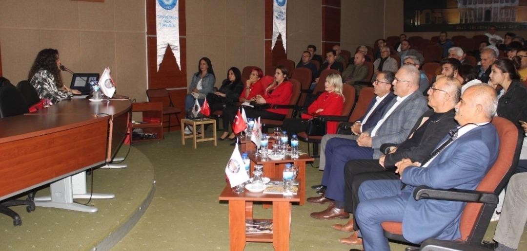 Salihli&rsquo;de &ldquo;Atat&uuml;rk, Cumhuriyet ve T&uuml;rk Kadını&rdquo; konferansı