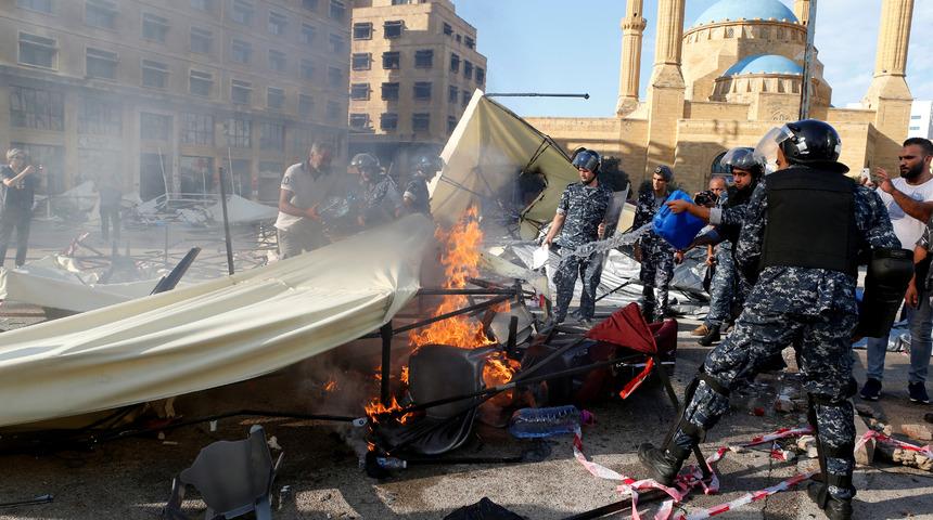 Başbakanın istifası gösterileri durdurmaya yetmedi!