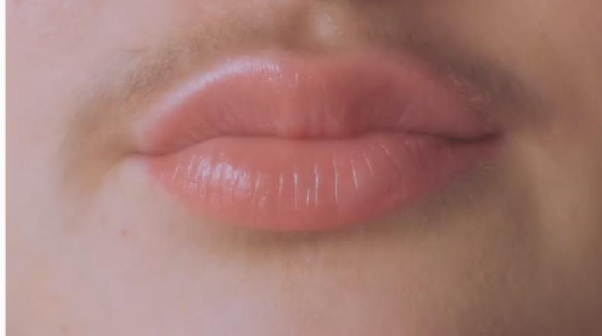 'Kadınların da bıyığı var' deyip Movember kampanyası i&ccedil;in erkekleri desteklediler