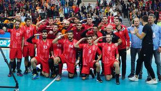 Yunanistan'da skandal 'asker selamı' kararı