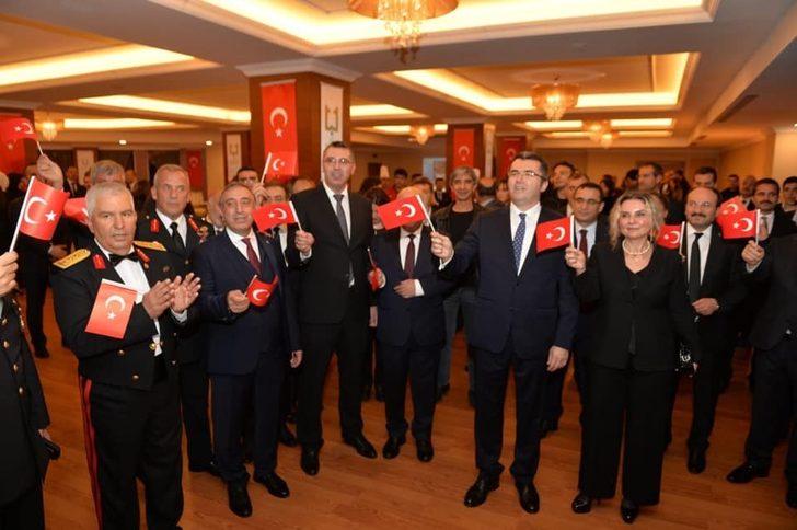 Erzurum’da Cumhuriyet Resepsiyonu G1
