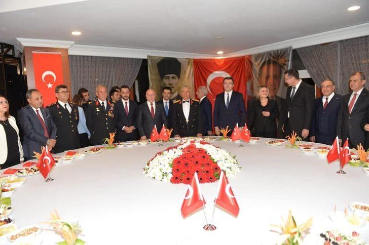 Erzurum’da Cumhuriyet Resepsiyonu G2