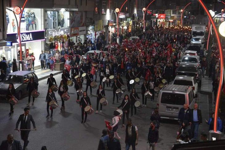 Sungurlu’ da büyük cumhuriyet yürüyüşü G2