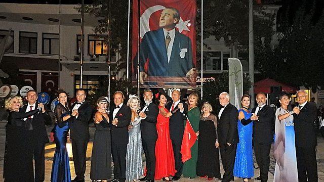 Çeşme’de Cumhuriyet coşkusu doruğa ulaştı