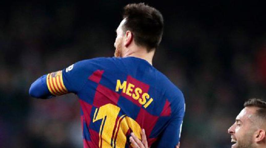 Messi&rsquo;den 50&rsquo;nci frikik gol&uuml;