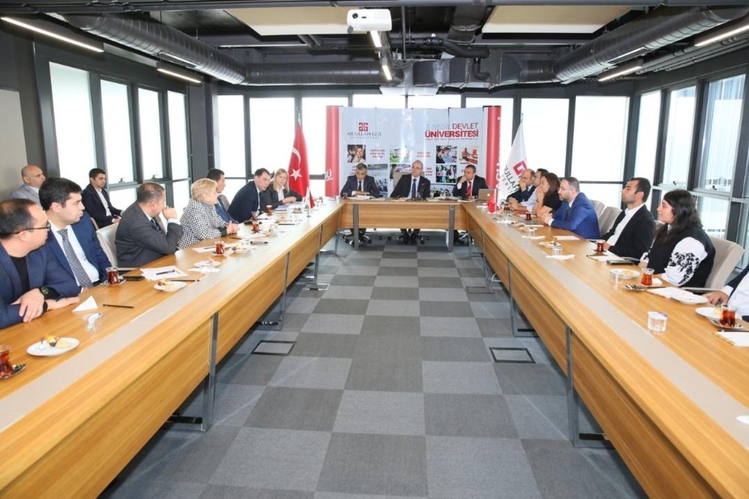 &Ouml;zbekistan İnşaat Bakanlığı Heyeti&rsquo;nden AG&Uuml;&rsquo;ye Ziyaret