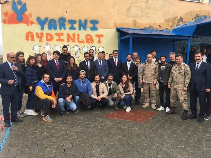 Ayaz ve Nupelda kardeşler için okulda, kütüphane oluşturuldu G2