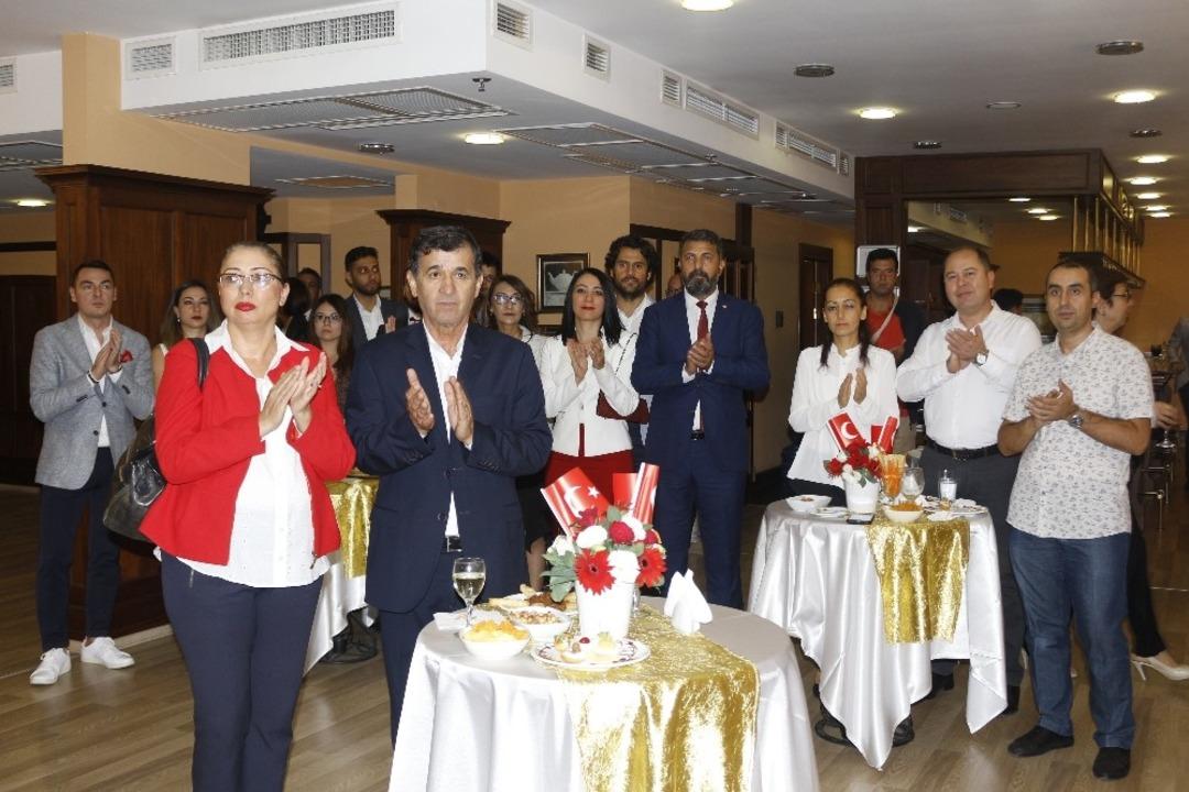 Mersin Barosu&rsquo;ndan Cumhuriyet resepsiyonu