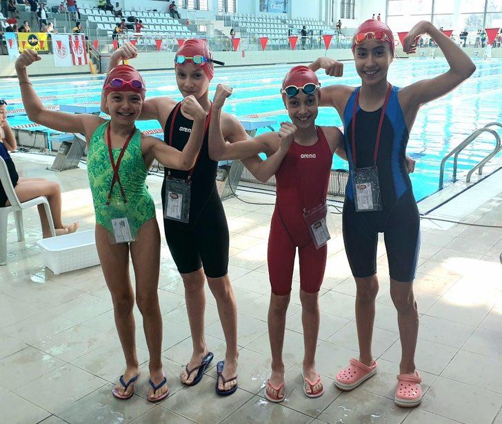 Cumhuriyet için yüzdüler G2