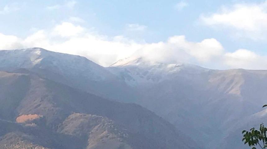 Bingöl Yedisu’da yüksek rakımlara ilk kar düştü