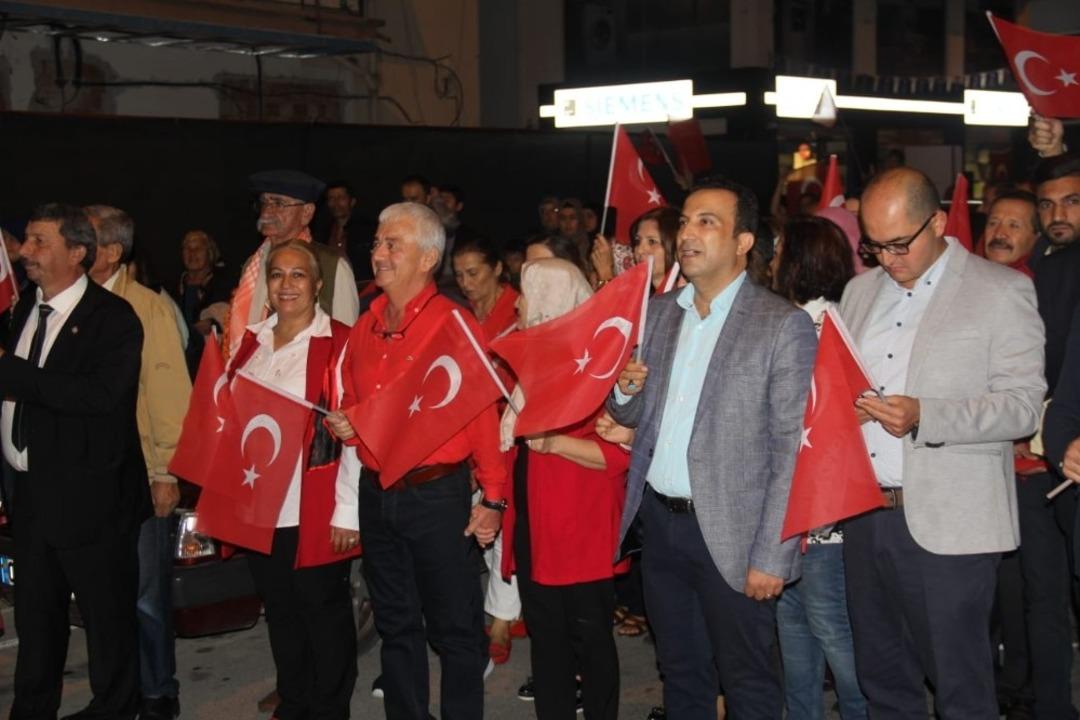 Finike&rsquo;de Fener alayı