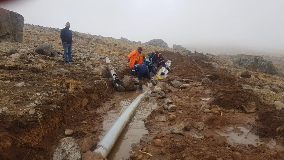 3 bin 500 rakımlı Ber&ccedil;elan Yaylası&rsquo;nda i&ccedil;me suyu &ccedil;alışması