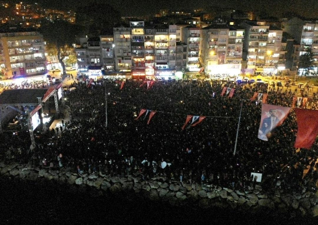 Gemlik&rsquo;de Cumhuriyet coşkusu
