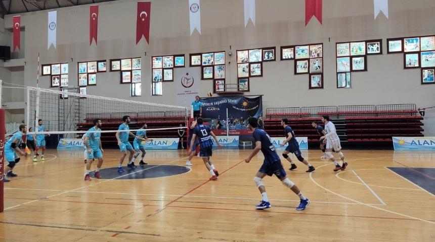 Kağıtspor Voleybol 3&rsquo;te 3 yaptı