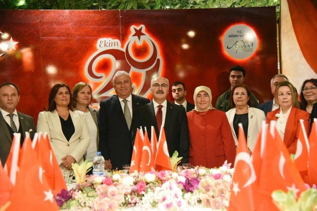 Aydın&rsquo;da Cumhuriyet resepsiyonu