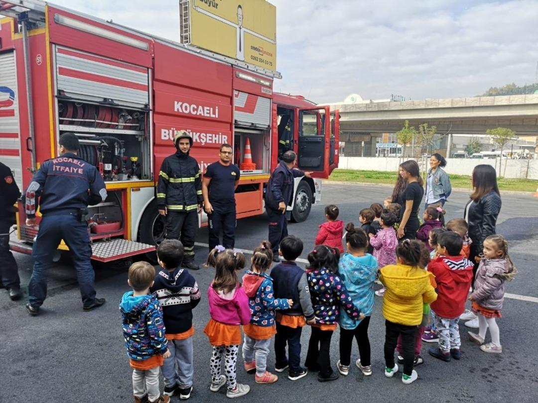 Minik itfaiyeciler g&ouml;reve hazır