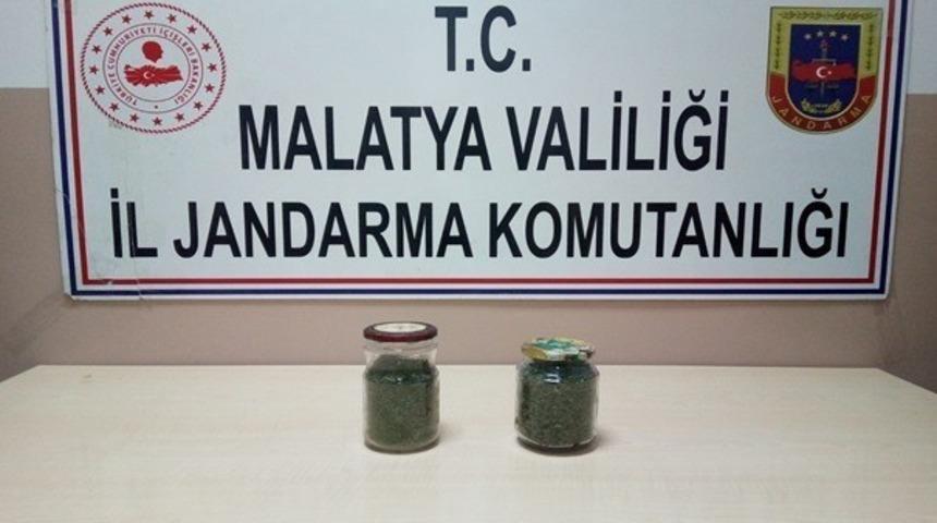 Esrar ele ge&ccedil;irildi, bir kişi tutuklandı