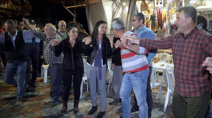 29 Ekim kutlamalarında Belediye Başkanı'na saldırı G1