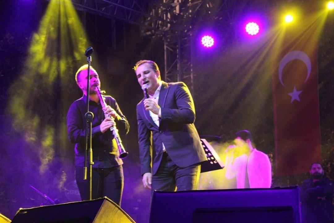 Cumhuriyet Bayramı&rsquo;nda fener alayı ve konser