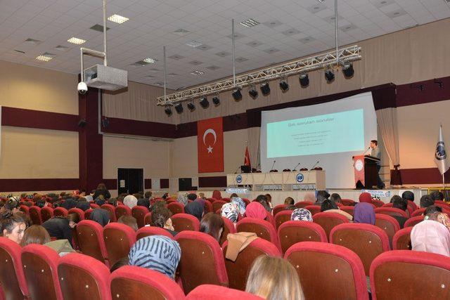 KMÜ’de ‘Madde Bağımlılığı ile Mücadele‘ konferansı düzenlendi