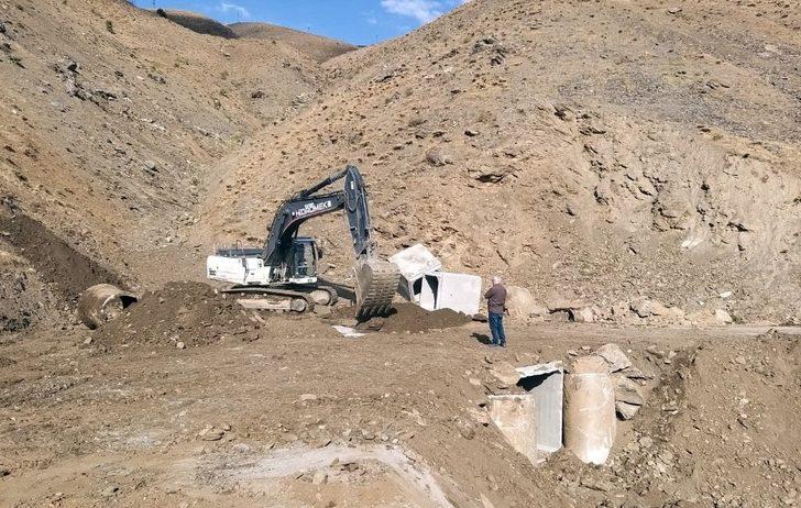 Van Büyükşehir Belediyesinden stabilize yol çalışması G1