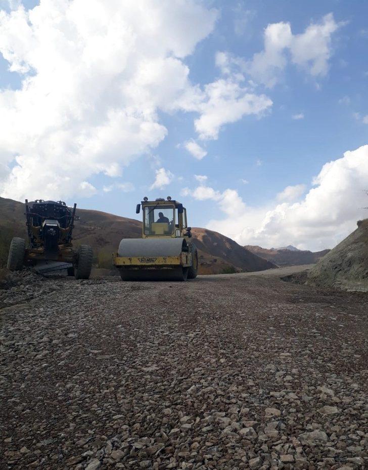 Van Büyükşehir Belediyesinden stabilize yol çalışması G4