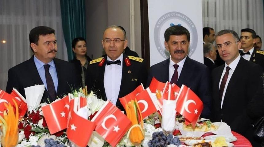 Erzincan&rsquo;da 29 Ekim Cumhuriyet Bayramı resepsiyonu d&uuml;zenlendi