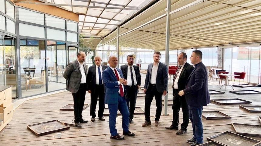 K&ouml;rfez Belediyesi sosyal tesis &ccedil;alışmalarını s&uuml;rd&uuml;r&uuml;yor