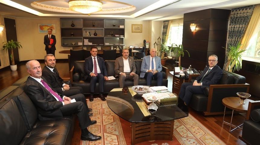 Van heyetinden Cumhurbaşkanlığı Strateji ve B&uuml;t&ccedil;e Başkanı Naci Ağbal&rsquo;a ziyaret