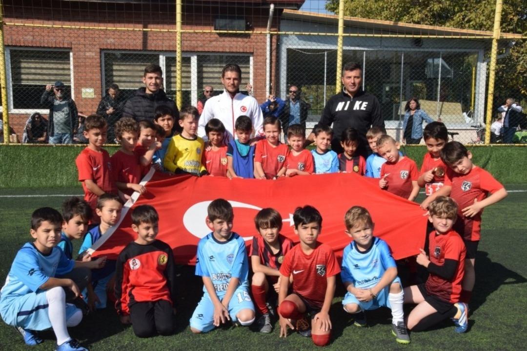 29 Ekim &ouml;zel ma&ccedil;ı dost&ccedil;a bitti