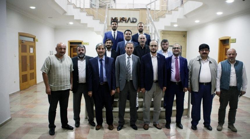 Konya STK başkanları, mesleki eğitimin sorunları için bir araya geldi