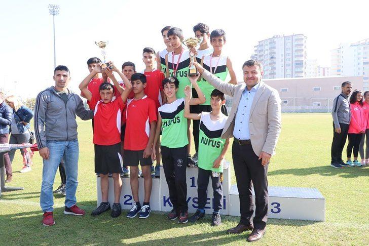 Atletler 29 Ekim Cumhuriyet Kupası İçin Yarıştı G3