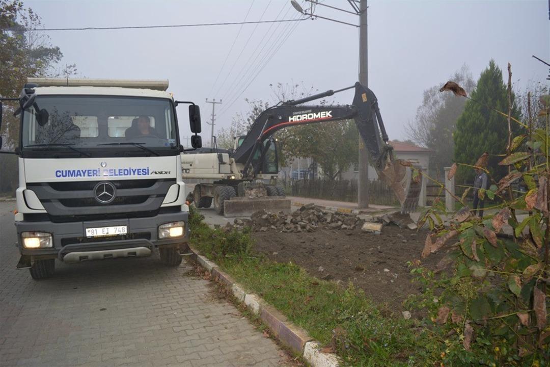 Cumayeri&rsquo;nde Atat&uuml;rk Bulvarına ilk kazma vuruldu